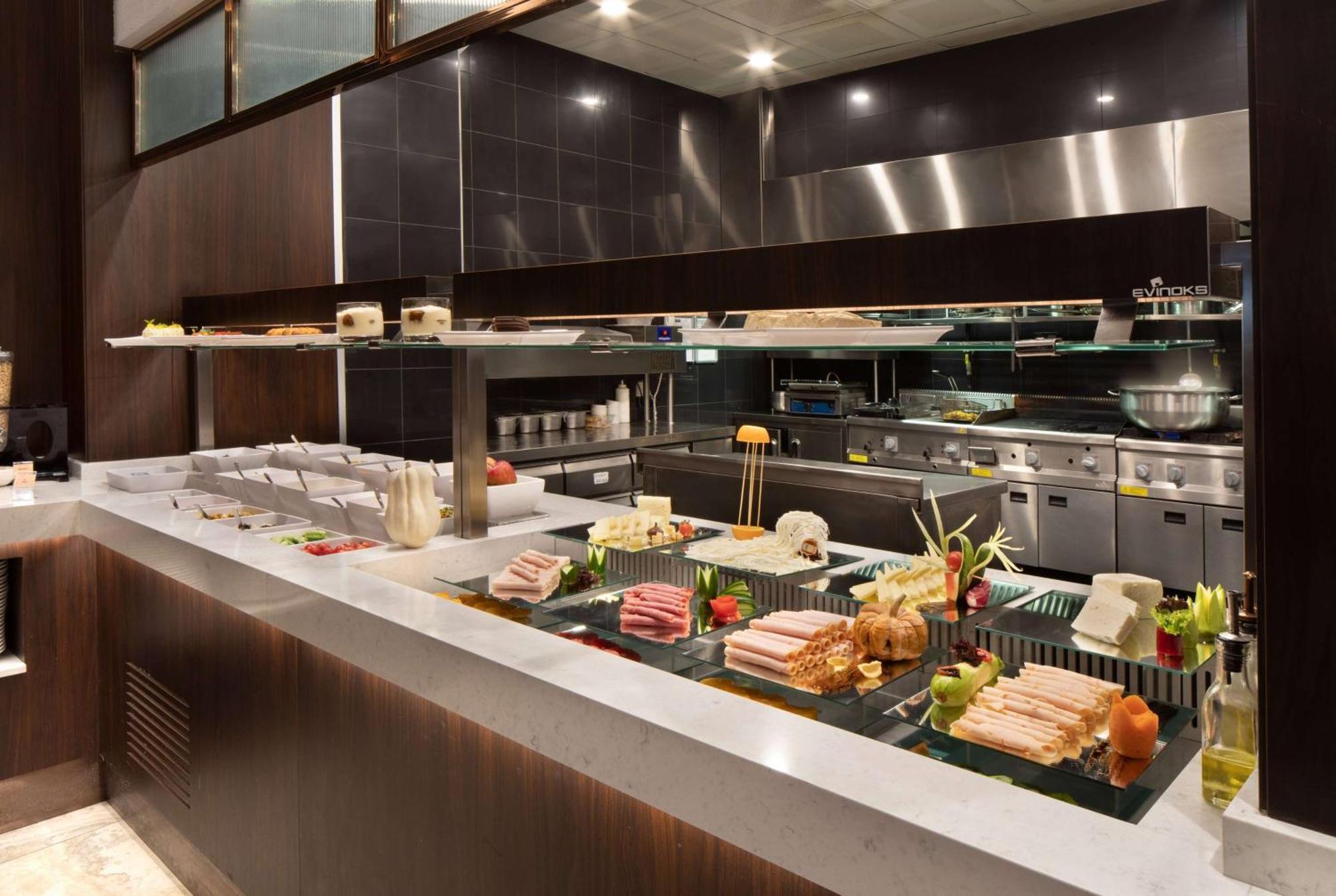 Tryp By Wyndham Istanbul Sisli Hotel — Foto’s 2